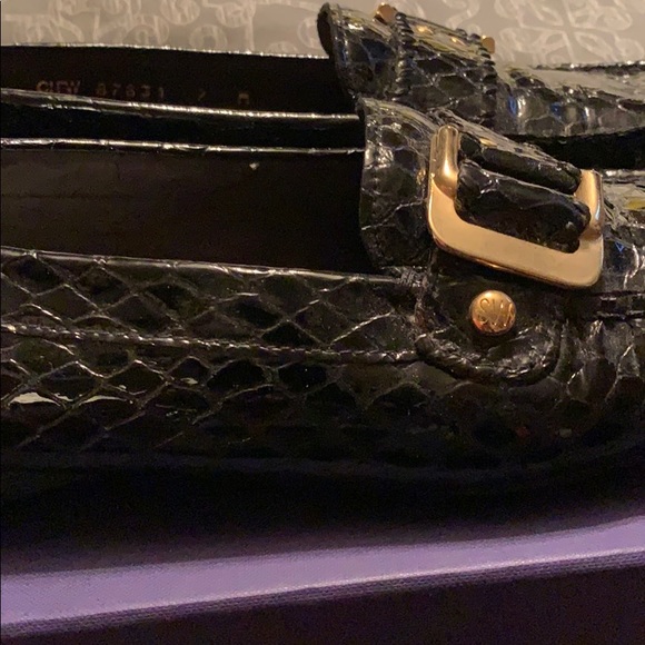 Stuart Weitzman - Picture 6 of 7